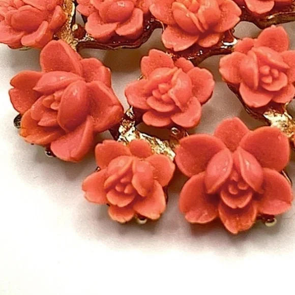 Vintage Celluloid Rose Floral Brooch in Coral and Gold - Picture 4 of 5